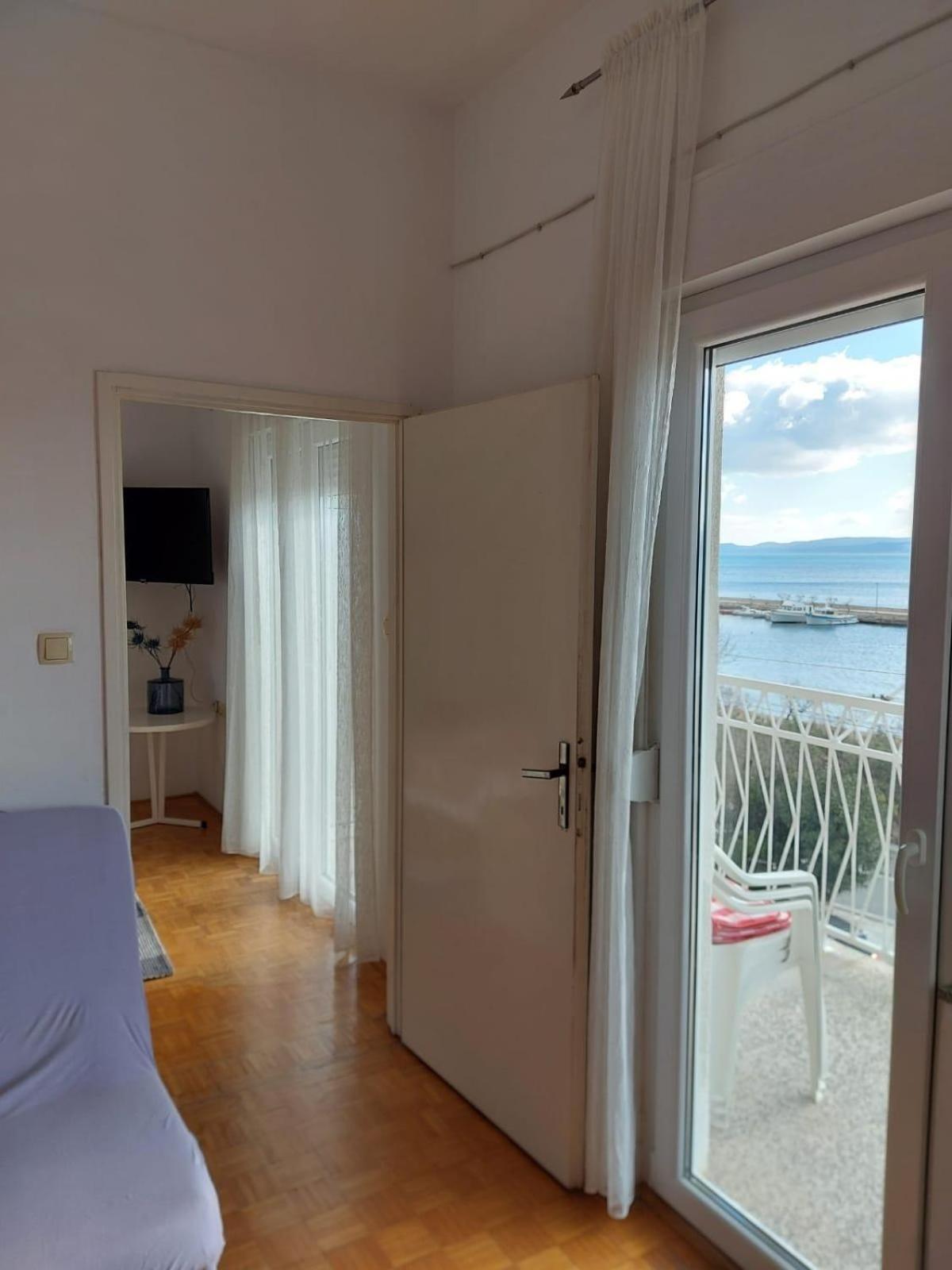 Apartments By The Sea Duce, Omis - 2731 Dugi Rat Room photo